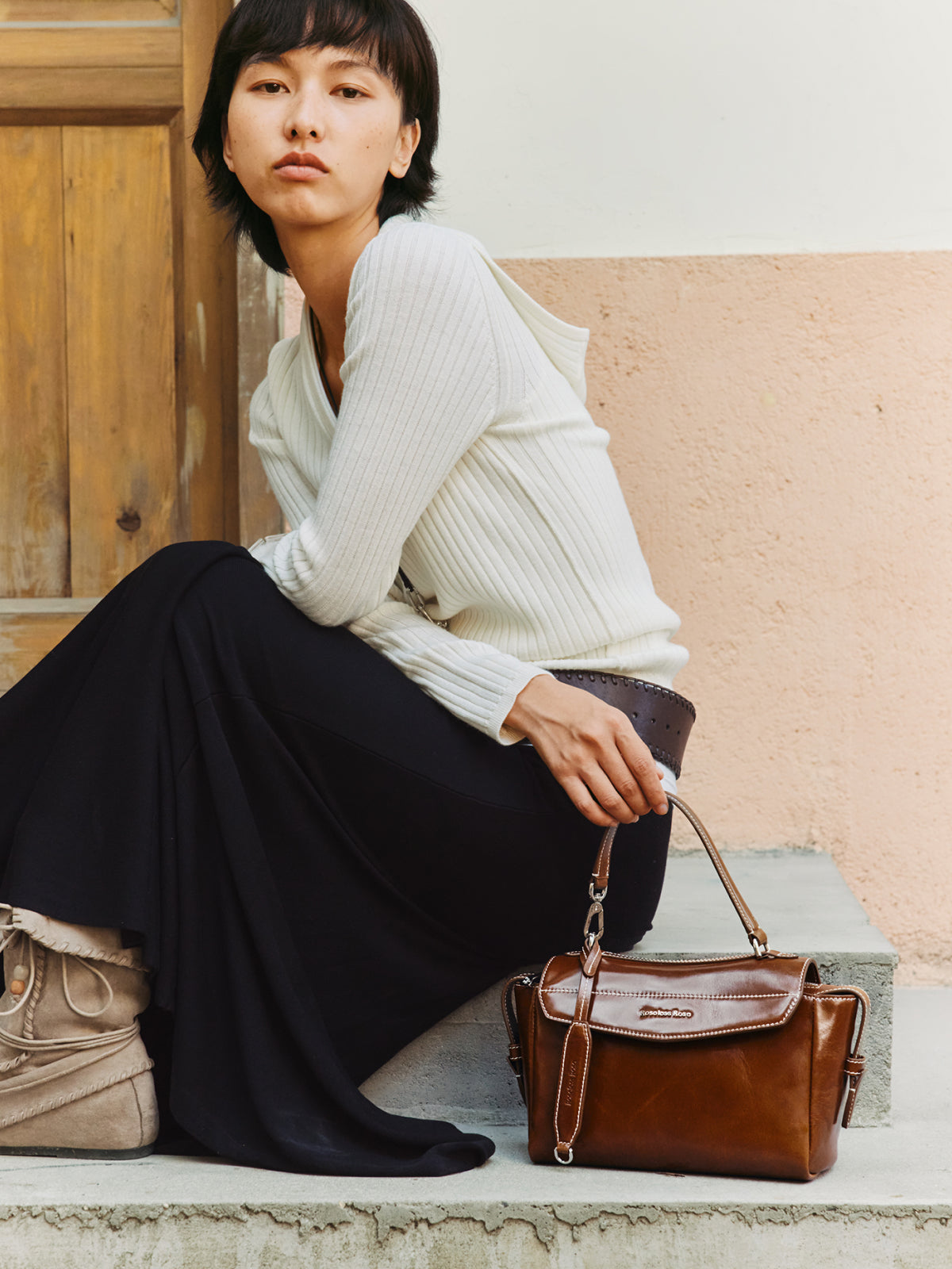 Hite bag, crossbody/shoulder style, commuter style (cowhide leather)