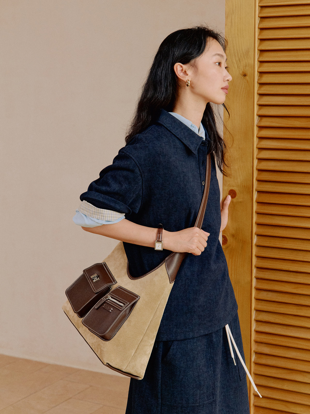 Genuine leather triangular tote hobo bag (large size)