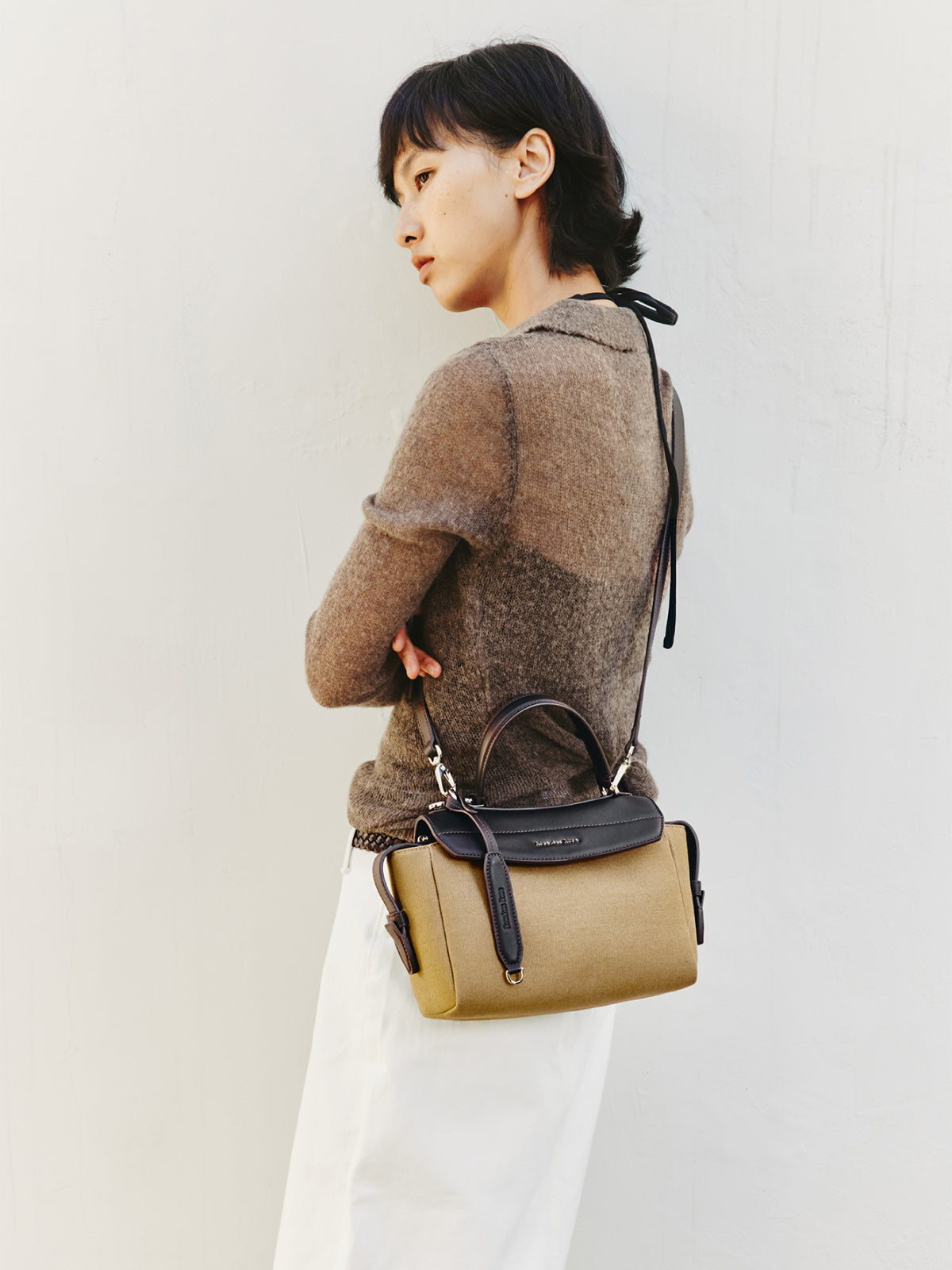 Hite bag, crossbody/shoulder style, commuter style (cowhide leather)