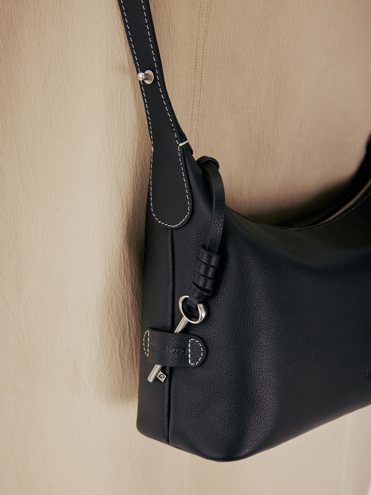 Commuter underarm shoulder bag