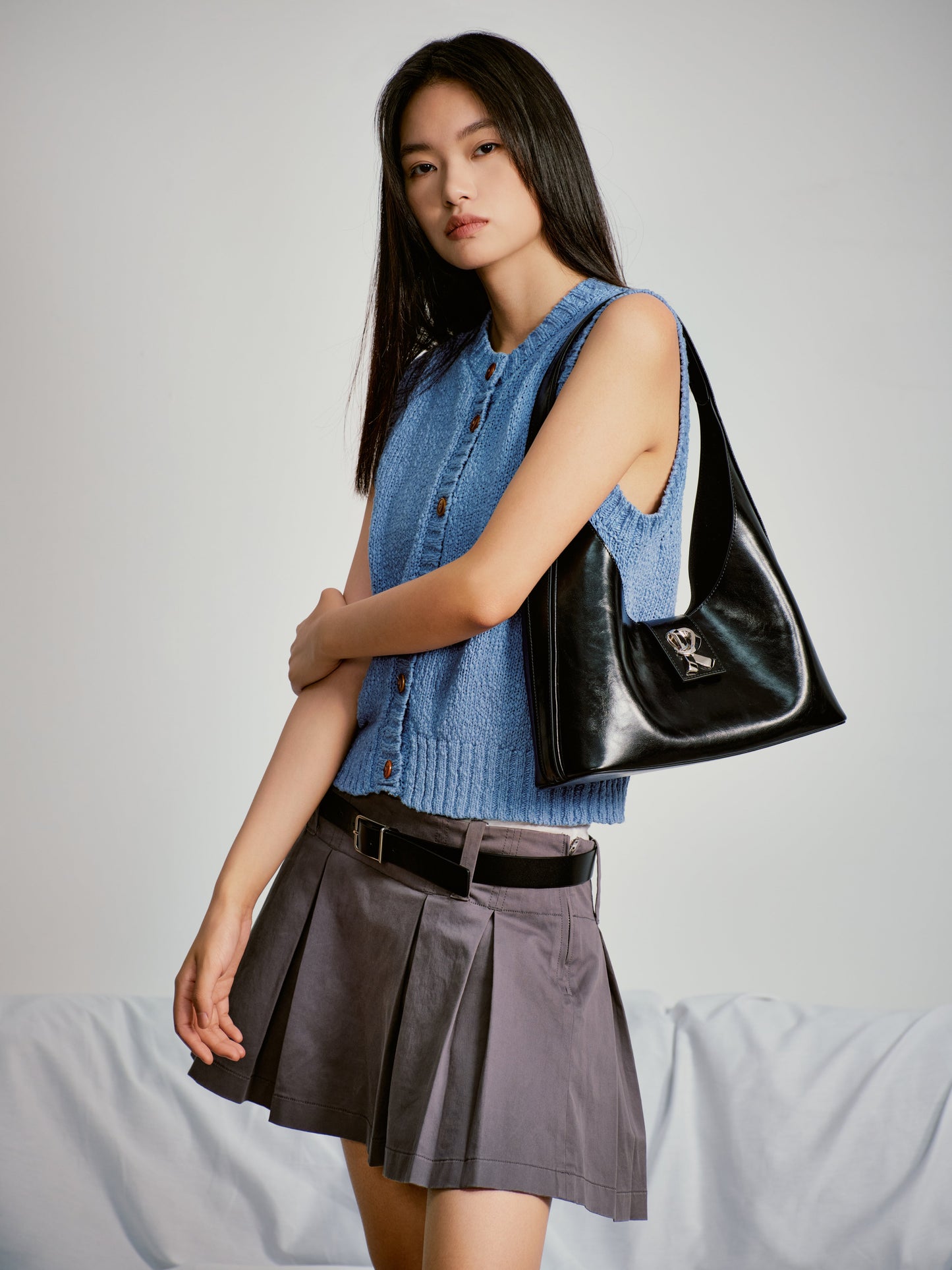 Roseless Leather Shoulder Bag