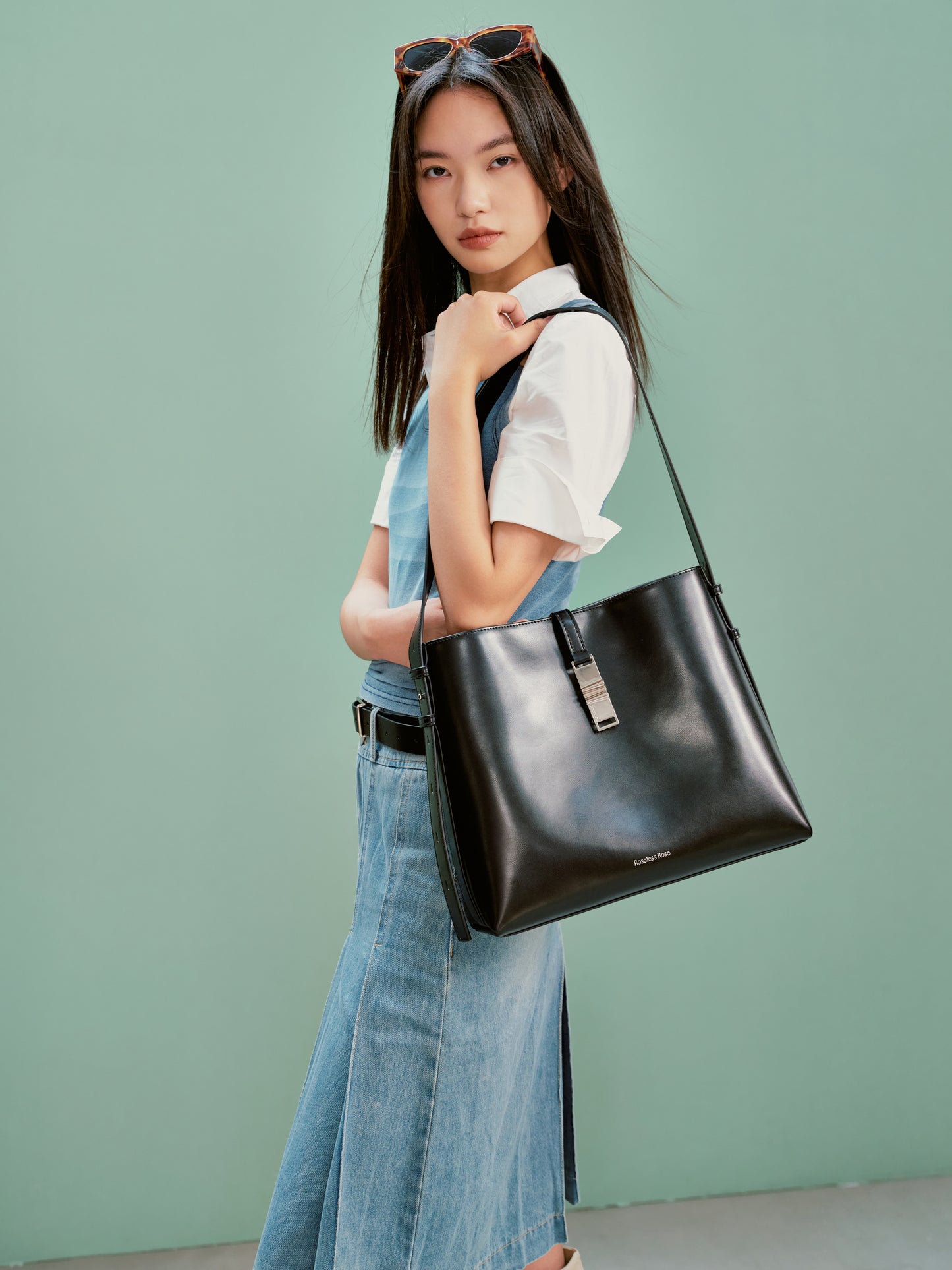 Roseless Classic Tote Bag